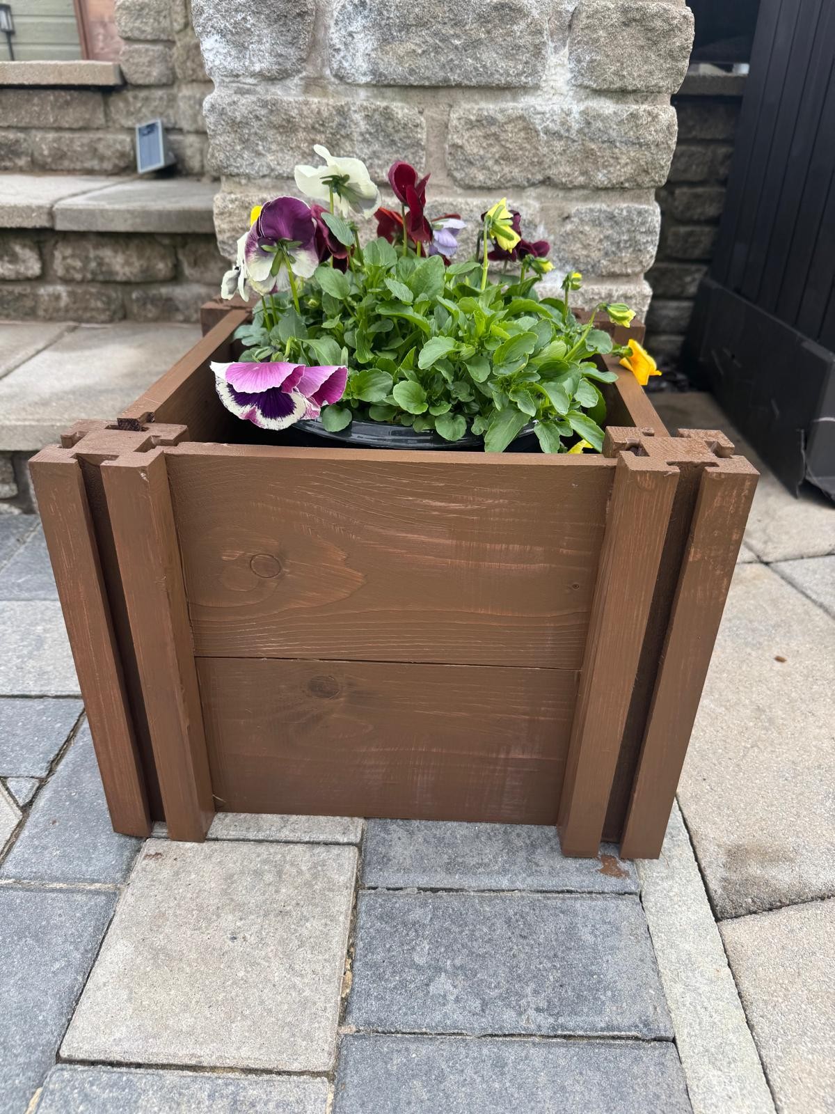 wooden planter (CLONE)